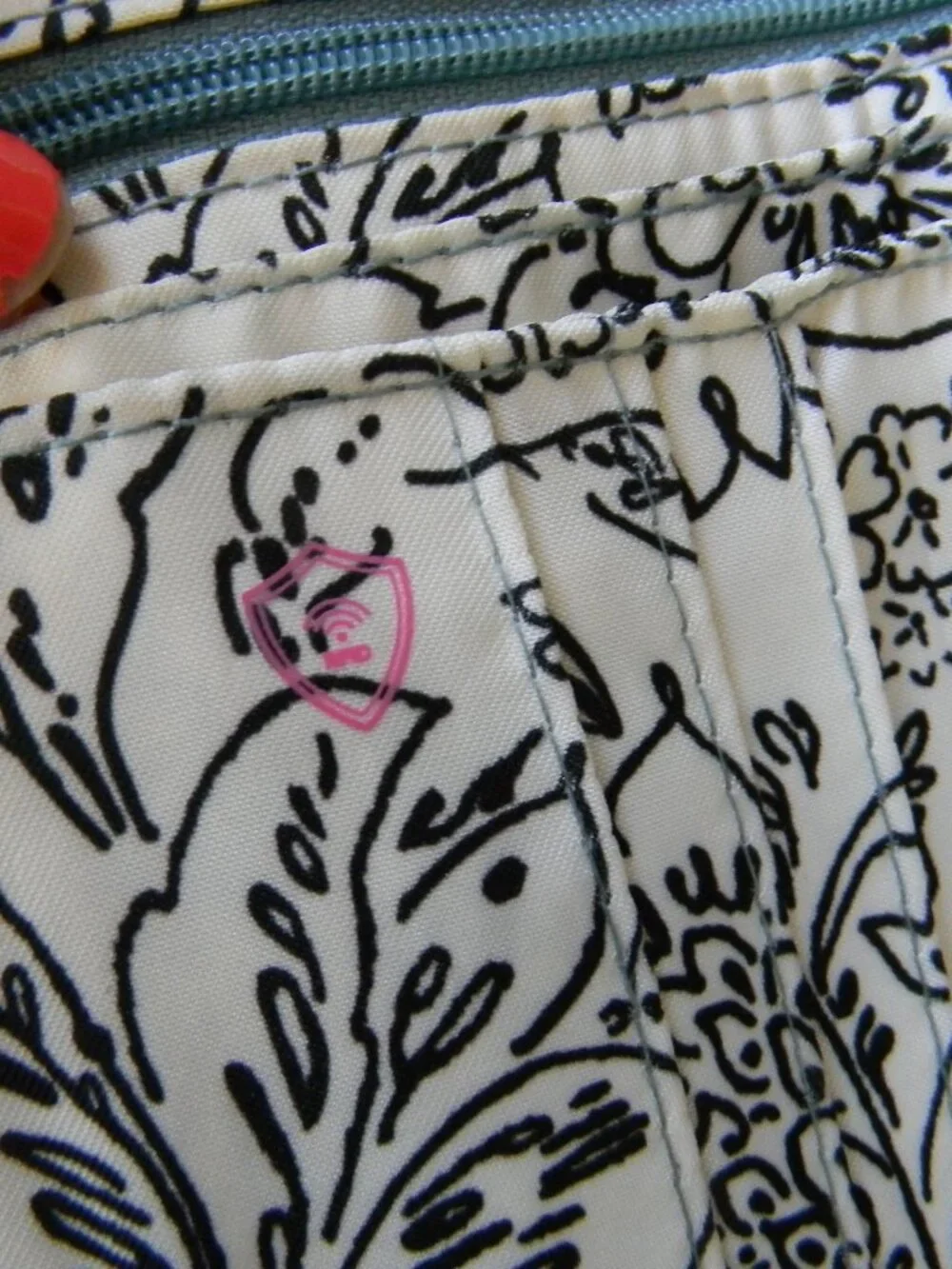 Vera Bradley TIGER LILY SMALL COMPACT RFID TRIFOLD WALLET